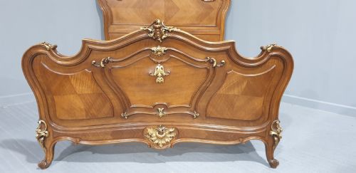 fig 1. French Walnut and Parcel Gilt Bed