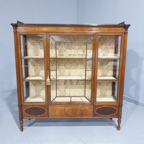 Top Quality Inlaid Mahogany Display Cabinet