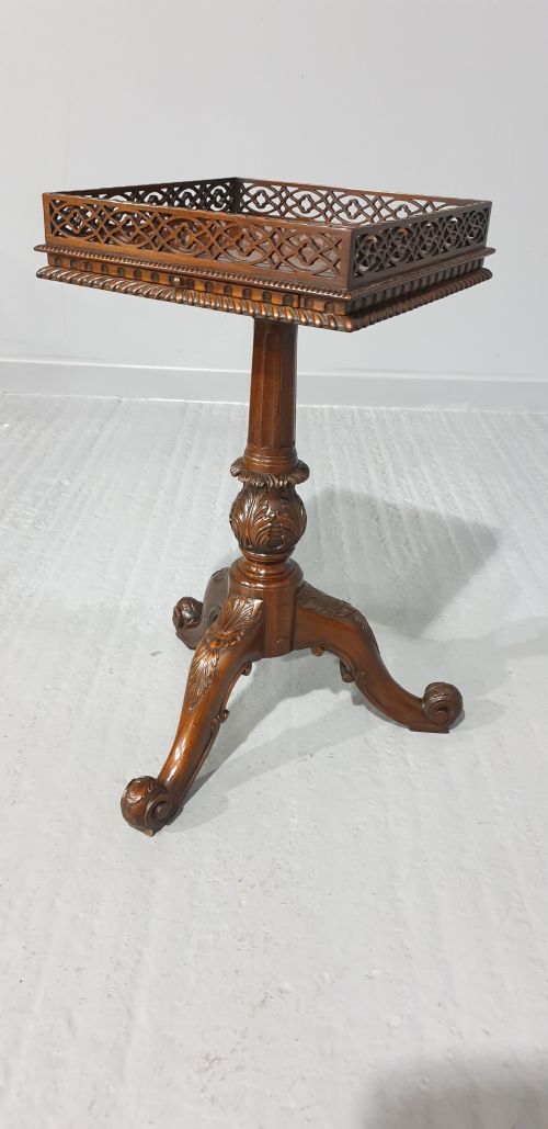 LOVELY LAMP TABLE - ADDITIONAL PHOTO 2