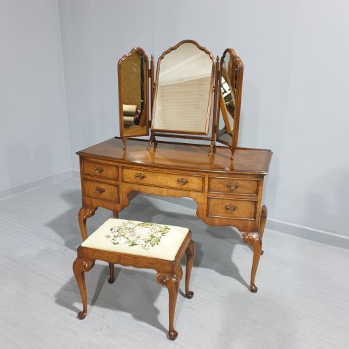 Superb Burr Walnut Dressing Table