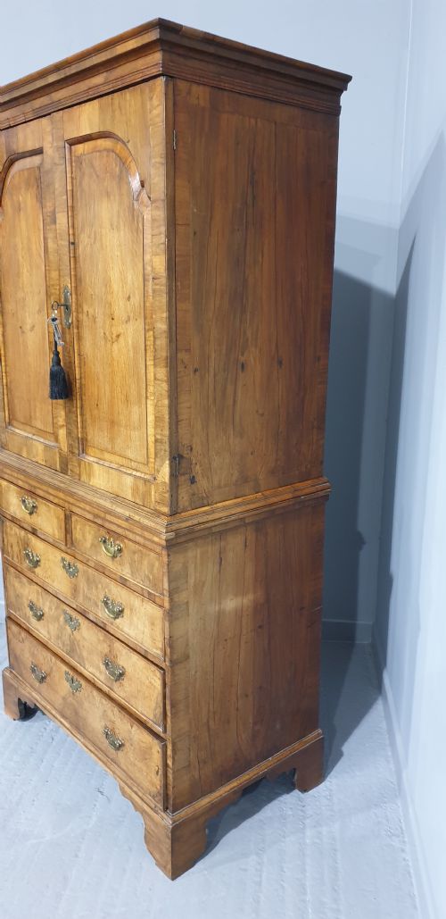 SUPERB GEORGE I WALNUT SECRETAIRE CHEST OF SMALL PROPORTIONS - ADDITIONAL PHOTO 5