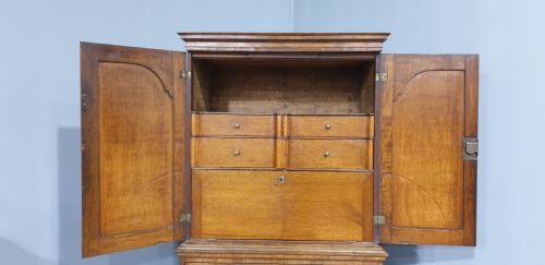 SUPERB GEORGE I WALNUT SECRETAIRE CHEST OF SMALL PROPORTIONS - ADDITIONAL PHOTO 12