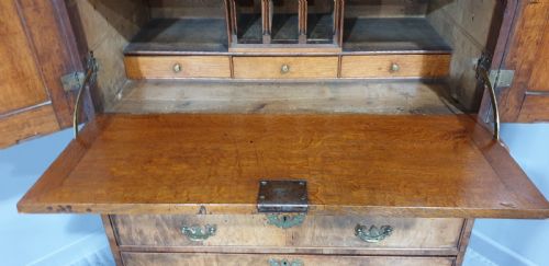 SUPERB GEORGE I WALNUT SECRETAIRE CHEST OF SMALL PROPORTIONS - ADDITIONAL PHOTO 14