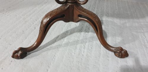 VERY GOOD MAHOGANY PIE CRUST OCCASIONAL TABLE - ADDITIONAL PHOTO 2