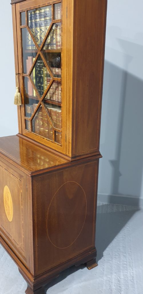 SUPER MAHOGANY BOOKCASE OF SMALL PROPORTIONS - ADDITIONAL PHOTO 3