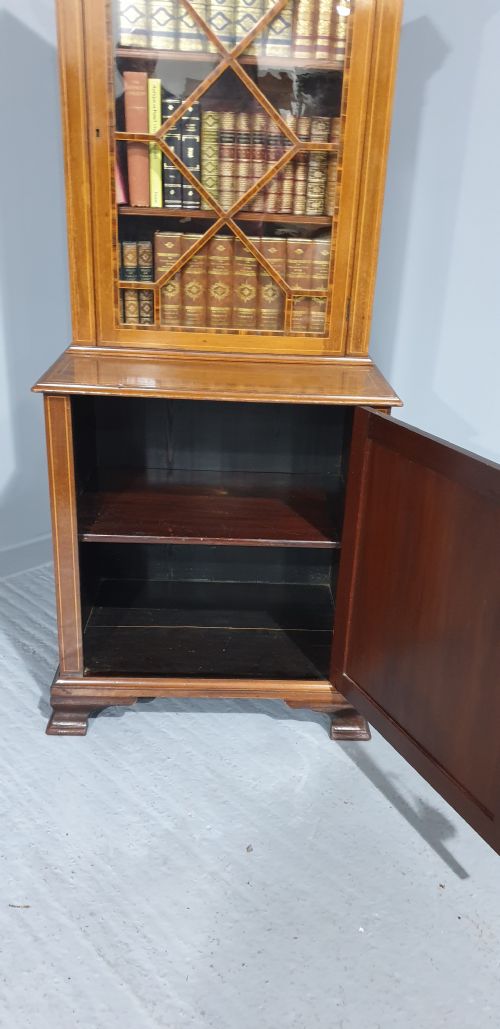 SUPER MAHOGANY BOOKCASE OF SMALL PROPORTIONS - ADDITIONAL PHOTO 5