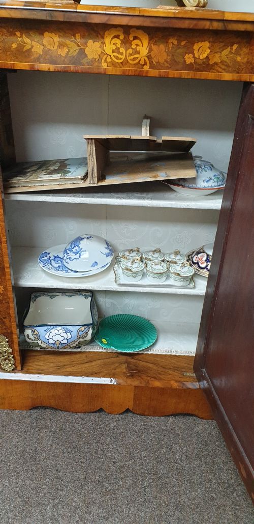 OUTSTANDING BURR WALNUT MARQUETRY BOOKCASE - ADDITIONAL PHOTO 9