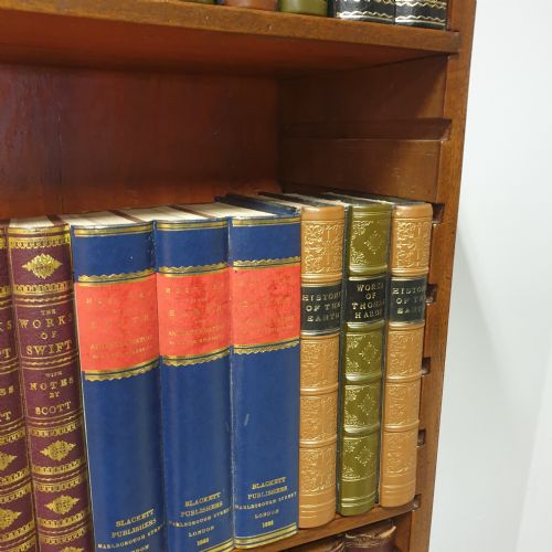 GEORGIAN OPEN BOOKCASE OF SMALL PROPORTIONS - ADDITIONAL PHOTO 7