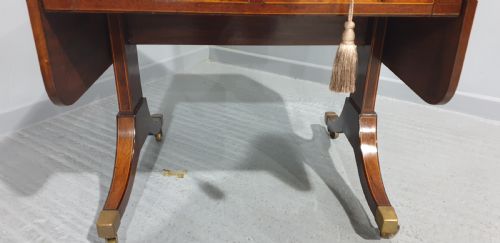 OUTSTANDING C18TH MAHOGANY SOFA TABLE - ADDITIONAL PHOTO 4