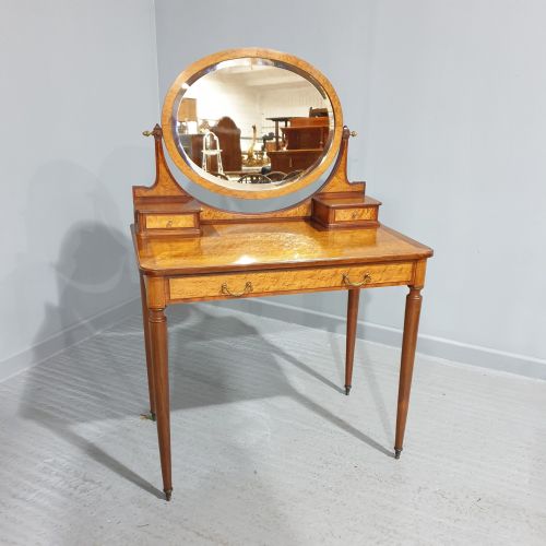 Lovey French Burr Walnut Dressing Table