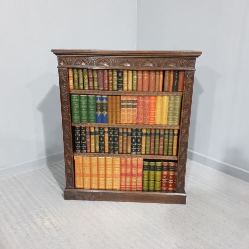 Good Carved Oak Open Adjustable Bookcase