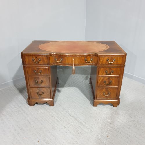 Superb Mahogany Pedestal Desk
