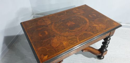 SUPERB LABURNAM AND WALNUT OYSTER VENEERED CENTRE TABLE - ADDITIONAL PHOTO 4