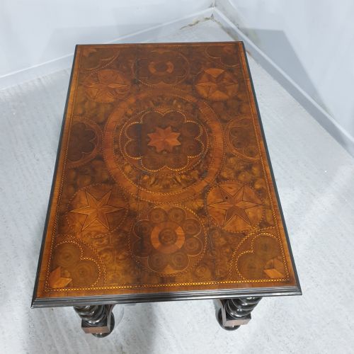 SUPERB LABURNAM AND WALNUT OYSTER VENEERED CENTRE TABLE - ADDITIONAL PHOTO 10