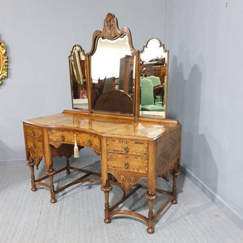 AMAZING BEAUTIFUL DRESSING TABLE BY MAPLES - ADDITIONAL PHOTO 15