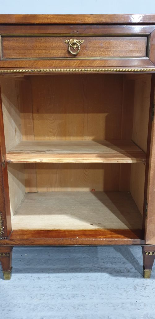 TOP QUALITY MAHOGANY SIDE CABINET - ADDITIONAL PHOTO 3