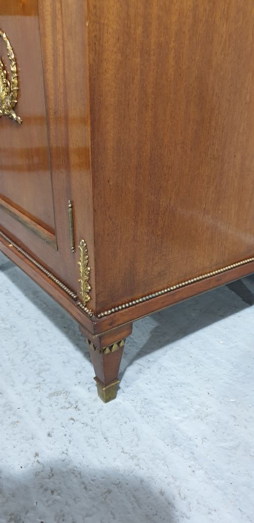 TOP QUALITY MAHOGANY SIDE CABINET - ADDITIONAL PHOTO 5