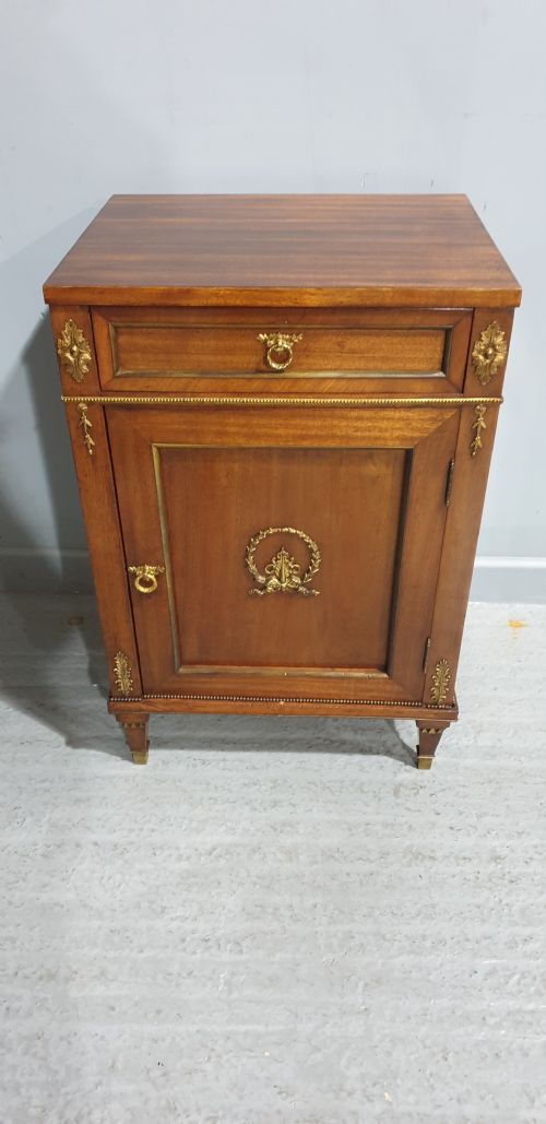 TOP QUALITY MAHOGANY SIDE CABINET - ADDITIONAL PHOTO 10