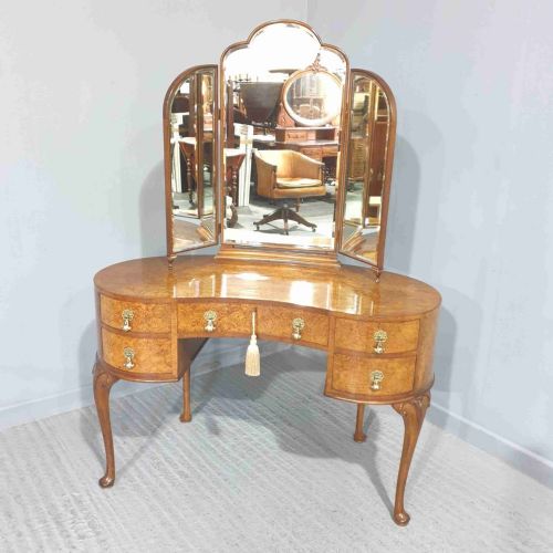 fig 1. Super Burr Walnut Queen Anne Dressing Table