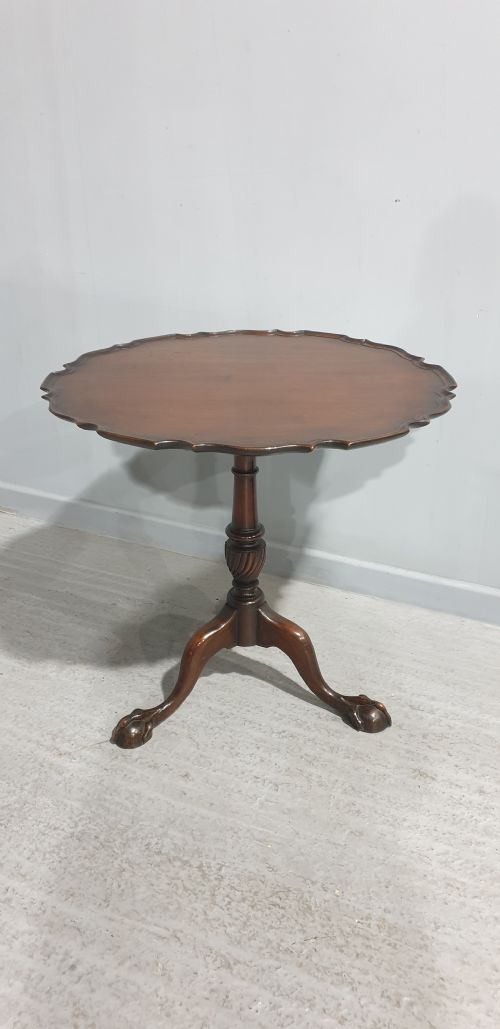 MAHOGANY PEDESTAL TABLE - ADDITIONAL PHOTO 1