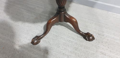 MAHOGANY PEDESTAL TABLE - ADDITIONAL PHOTO 4