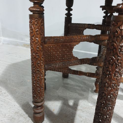 SUPERB EASTERN COFFEE TABLE - ADDITIONAL PHOTO 3