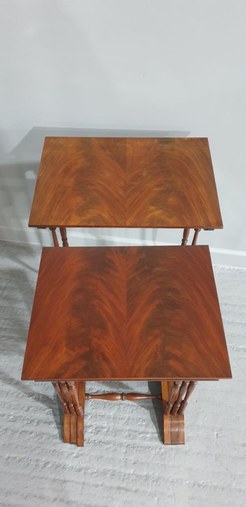 EDWARDIAN MAHOGANY NEST OF FOUR TABLES - ADDITIONAL PHOTO 3