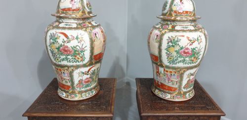 QUALITY PAIR PADOUK TABLES WITH TEMPLE JARS - ADDITIONAL PHOTO 1
