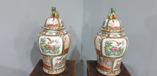 QUALITY PAIR PADOUK TABLES WITH TEMPLE JARS - ADDITIONAL PHOTO 2