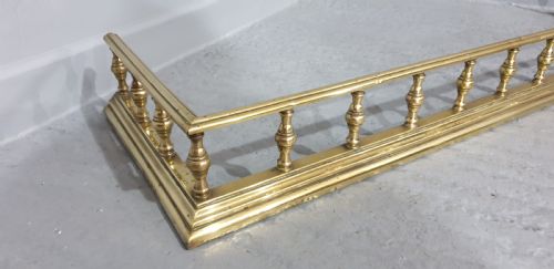 SUPER REGENCY BRASS FENDER - ADDITIONAL PHOTO 3