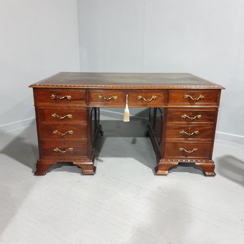Superb Mahogany Partners Desk