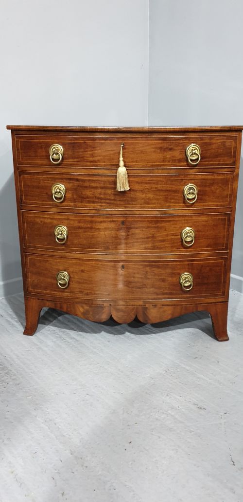 Outstanding Georgian Bowed Chest of Drawers