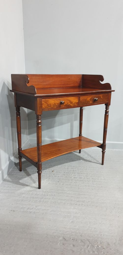 VERY NICE MAHOGANY SIDE TABLE - ADDITIONAL PHOTO 1