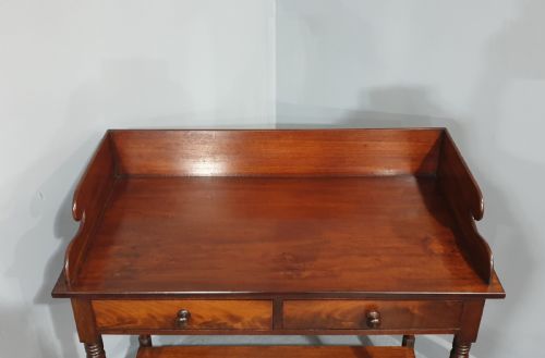 VERY NICE MAHOGANY SIDE TABLE - ADDITIONAL PHOTO 4