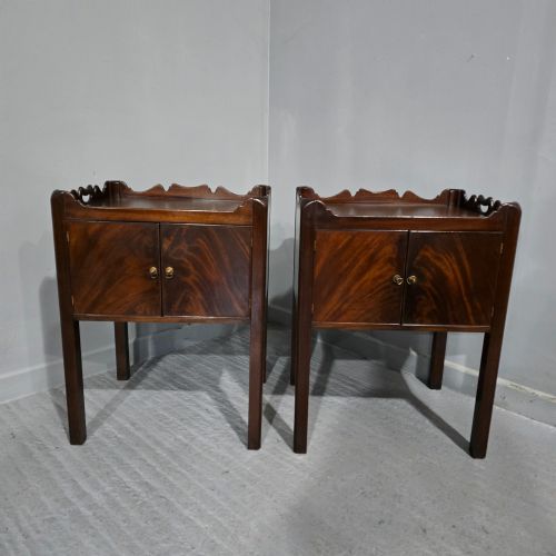 fig 1. Pair Georgian Mahogany Bedside Lamp Tables