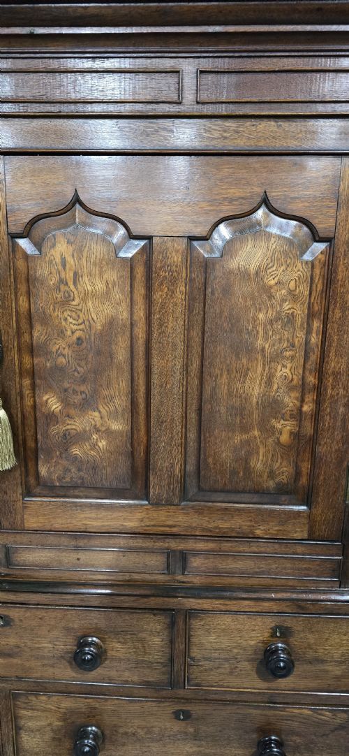 FINE GEORGIAN OAK AND ELM LIVERY CUPBOARD - ADDITIONAL PHOTO 5