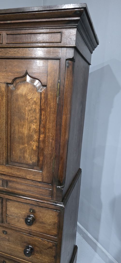 FINE GEORGIAN OAK AND ELM LIVERY CUPBOARD - ADDITIONAL PHOTO 10
