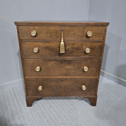 fig 1. Very Good Georgian Oak Chest of Drawers of Small Proportions