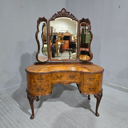 Queen Anne Burr Walnut Dressing Table