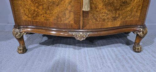 EXHIBITION QUALITY BURR WALNUT SIDE CABINET - ADDITIONAL PHOTO 5