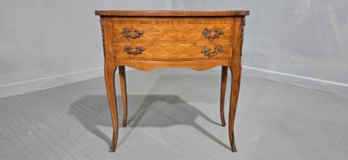 OUTSTANDING FRENCH SIDE TABLE - ADDITIONAL PHOTO 4