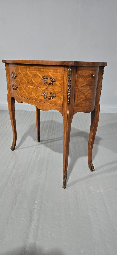 OUTSTANDING FRENCH SIDE TABLE - ADDITIONAL PHOTO 5