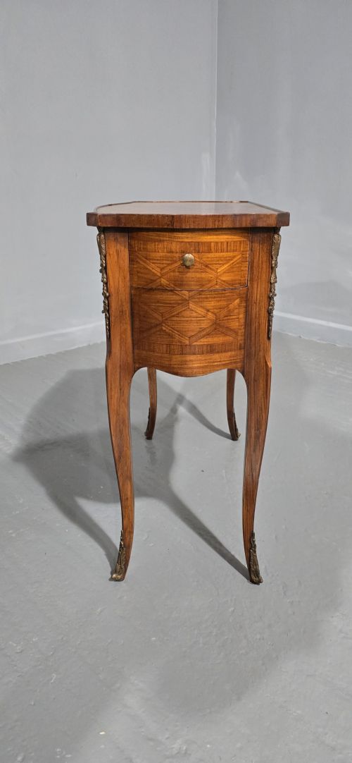 OUTSTANDING FRENCH SIDE TABLE - ADDITIONAL PHOTO 7