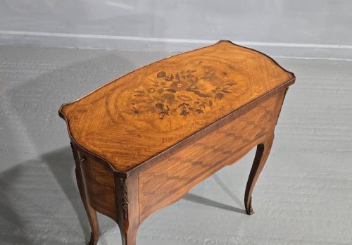 OUTSTANDING FRENCH SIDE TABLE - ADDITIONAL PHOTO 9