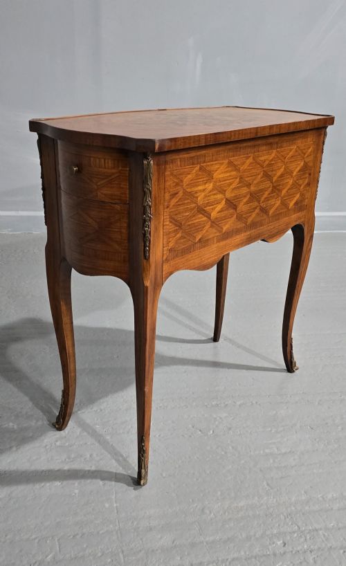 OUTSTANDING FRENCH SIDE TABLE - ADDITIONAL PHOTO 10