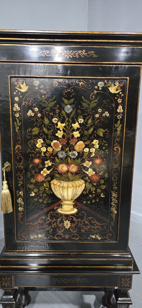 LOVELY VENETIAN COCKTAIL CABINET - ADDITIONAL PHOTO 1