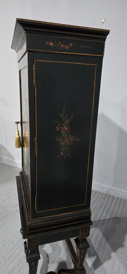 LOVELY VENETIAN COCKTAIL CABINET - ADDITIONAL PHOTO 5