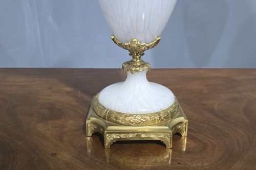OUTSTANDING FRENCH ORMOLU LAMP - ADDITIONAL PHOTO 1