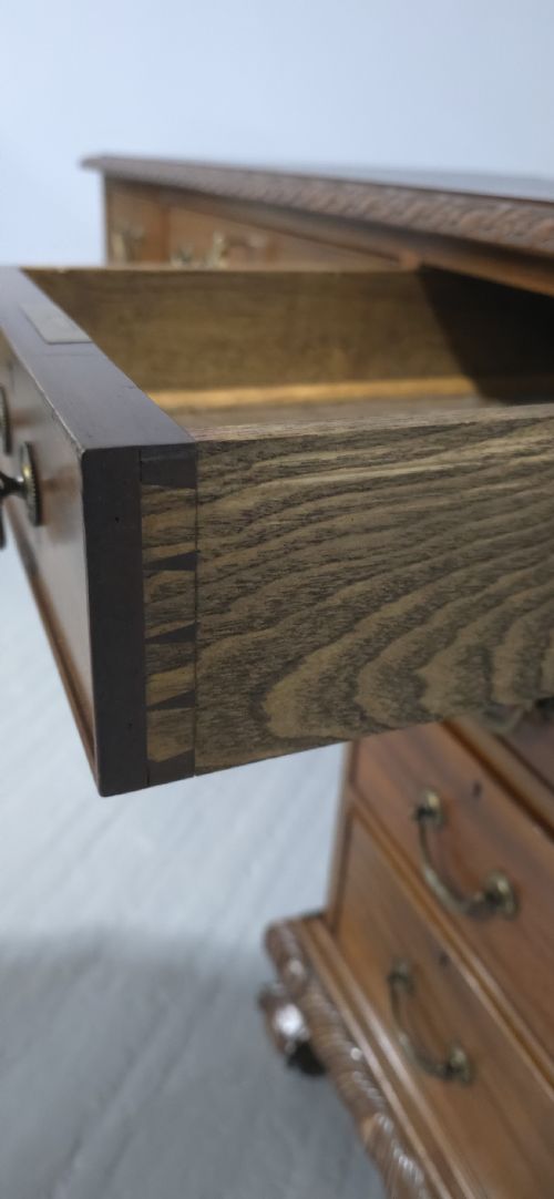 FABULOUS MAHOGANY PEDESTAL DESK - ADDITIONAL PHOTO 5
