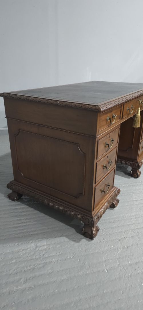 FABULOUS MAHOGANY PEDESTAL DESK - ADDITIONAL PHOTO 7